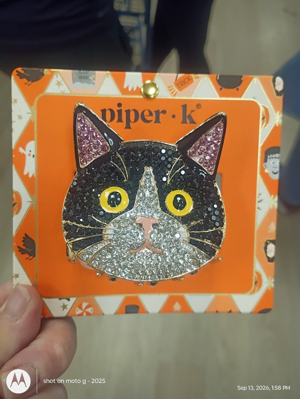 Piper K Halloween Tucedo cat hair clip